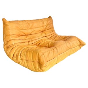Canapés Togo en cuir jaune de Ligne Roset